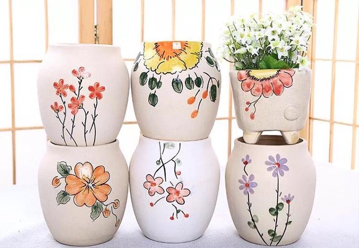 那就是给它们做一个飘飘亮亮的花盆啦