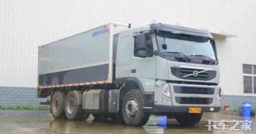 新款沃尔沃运钞车