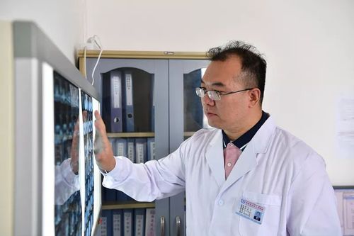 肿瘤化疗与放射病科 曹宝山