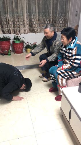 爱要说出来,给长辈拜年