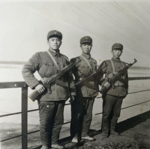 一七五五部队二营四连战友相册(一)