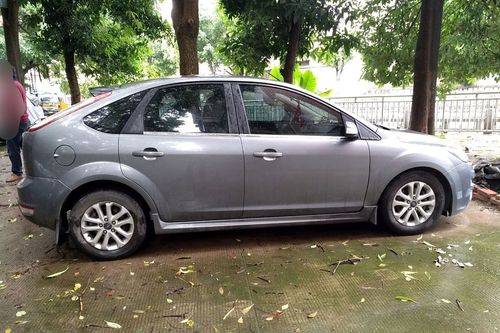 福特 福克斯 2011款 两厢 1.8l 自动时尚型