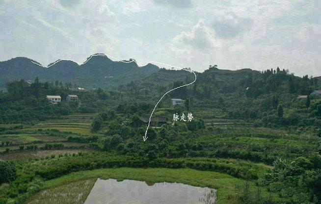 上图即是龙脉走势全图,系贵州入室风水弟子华江寻得