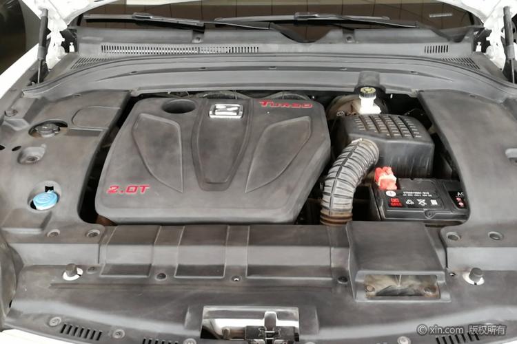 众泰sr9发动机舱