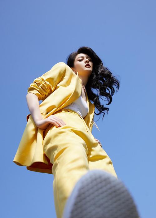 姐姐踩我第一视角