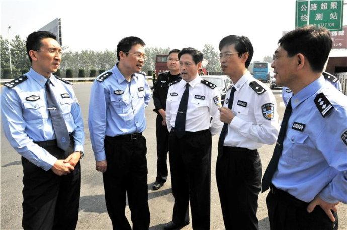 镇江交巡警抓获公安部挂牌督办网上在逃人员