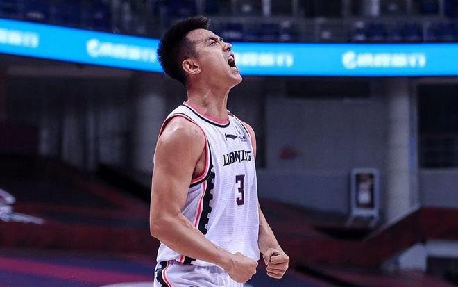 赵继伟为什么能力压郭艾伦 获得fmvp 主要还是超高命中