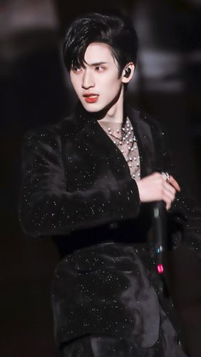 严浩翔图片壁纸丨你很好,你很棒,我很爱你