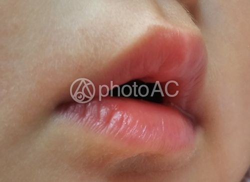 照片素材(图片): 婴儿嘴唇