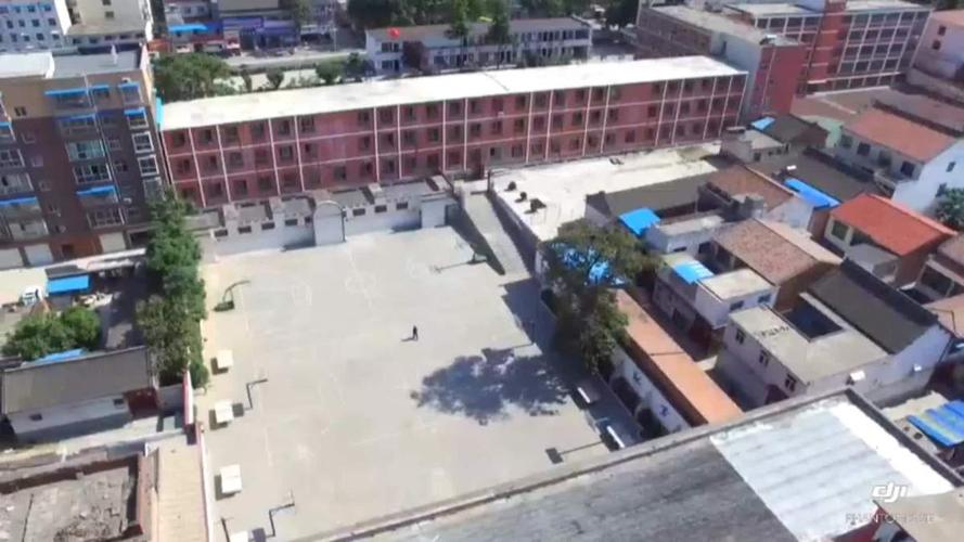 航拍温县城内中学第一季