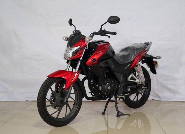 本田万元级街车cbf150r,油箱13.8l,续航650公里,可代步摩旅