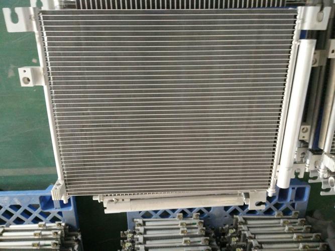 汽车空调冷凝器
