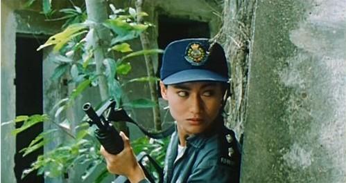 英姿飒爽上演制服诱惑惊艳观众的的十大女警霸王花 惠英红