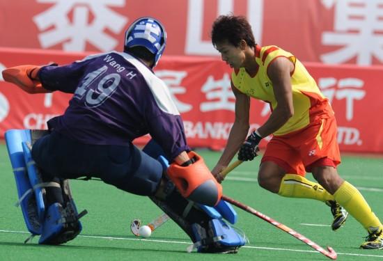 图文全运会男子曲棍球辽宁获冠军孙志鑫攻门