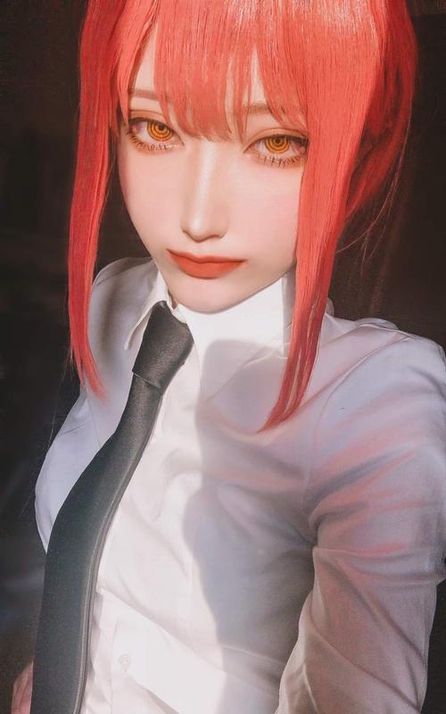 《电锯人》神级cos,无限接近漫画形象,这是玛奇玛本人