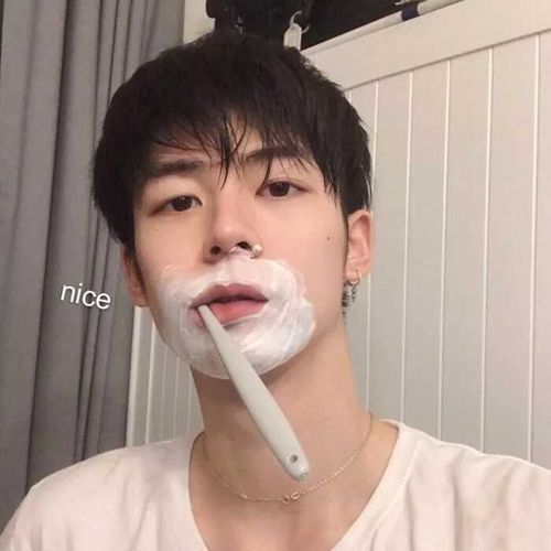 有没有超级好看的男生头像奥?