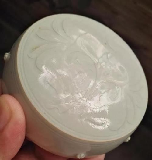 鉴赏知识:瓷器上的"蛤蜊光"是怎么回事?