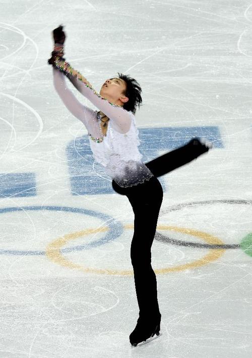 (冬奥会)(14)花样滑冰——日本选手羽生结弦男单夺冠