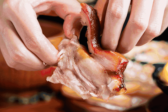 韩国第一酱猪蹄广州首店,这肉欲我无话可说!