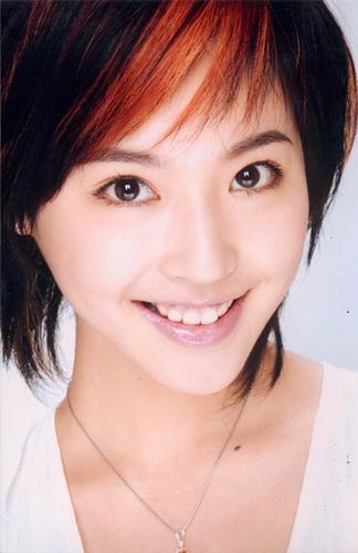 美女演员---------吴佳尼