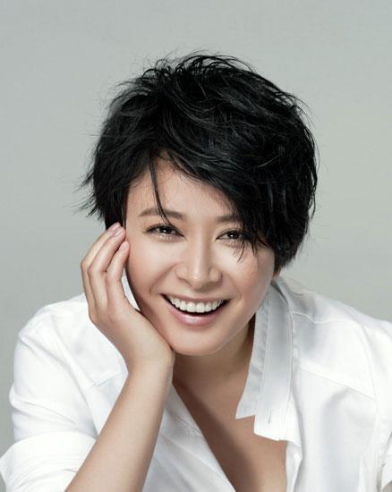 电视 内地电视   近日年轻实力派美女演员张恒做客阿雅主持的公益类