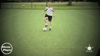 足球训练:脚底拉球球感练习【提升小范围拿球能力】