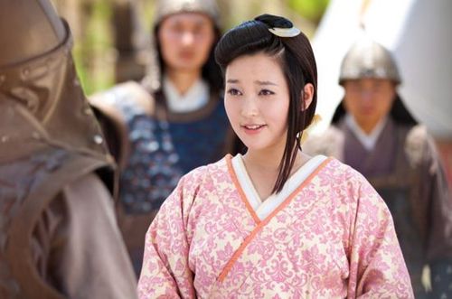 金莎《王的女人》大转型 "软妹纸"为爱痴狂