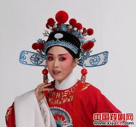 吴琼《女驸马》剧照