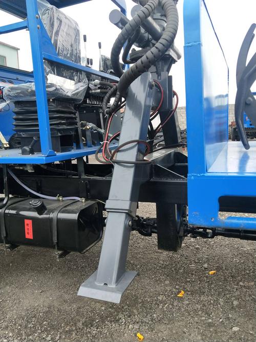 甘蔗抓装机 抓甘蔗机 抓木机 四不像运输车 四不像四驱车 液压自卸