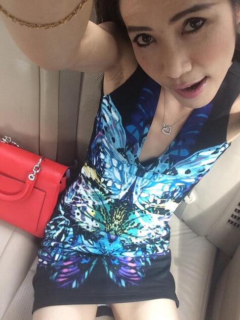 泰国王妃诗妮娜大尺度私人照遭泄露