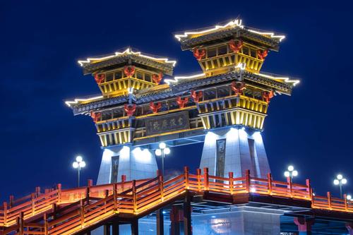咸阳古渡廊桥夜景