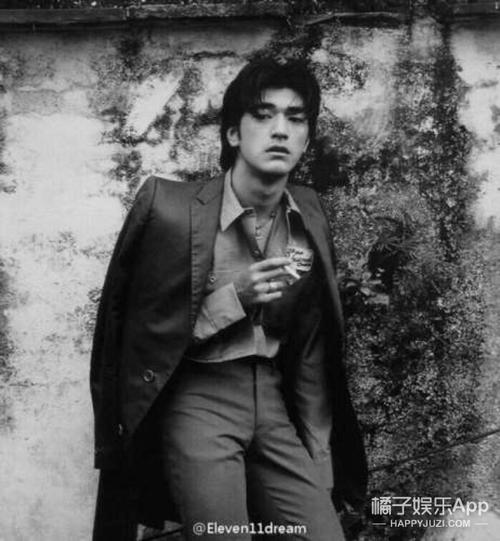 这个时期,金城武因为主演过《重庆森林》后,演艺事业大跃进,标志性的