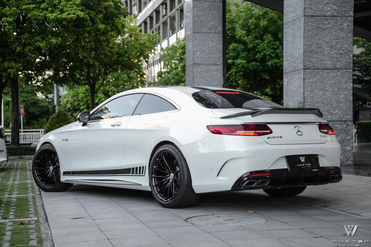 奔驰s63amgcoupe搭配hre20寸p103西装暴徒需要一双帅气的鞋子