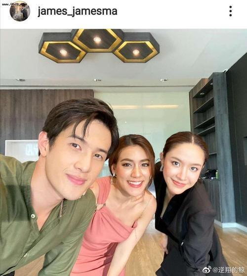 泰星kim新剧《双生花》杀青,与男友mark恩爱不减