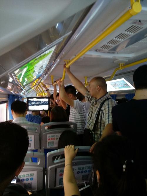 深圳的公交车人真多