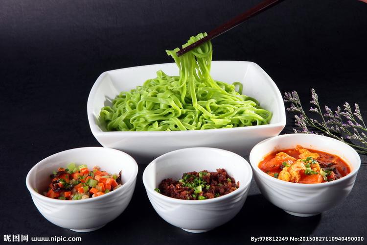 手工菠菜面图片