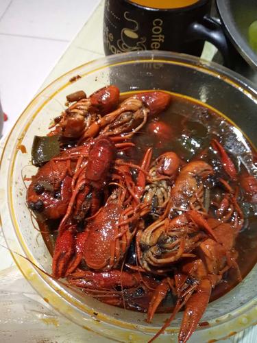 这家小龙虾非常好吃,小龙虾也很多,已经买了很多次了,都是打包带走