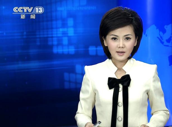 央视主持人柴璐,清华硕士才女,低调零负面,今42岁依旧