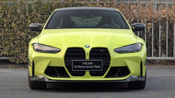 全新宝马m4双门轿跑车点燃你的速度激情