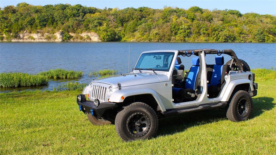 牧马人吉普车炫酷高清桌面壁纸