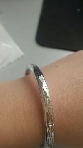 银手镯上有这样的花纹有什么寓意吗?