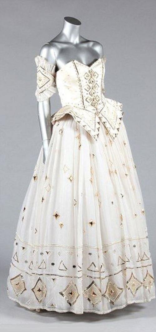 西方古典服饰古董服装