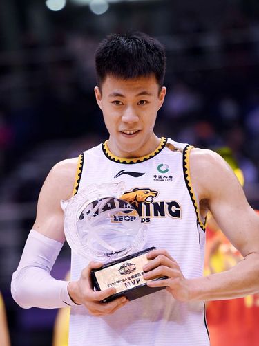 篮球——cba全明星星锐赛:南区星锐队胜北区星锐队