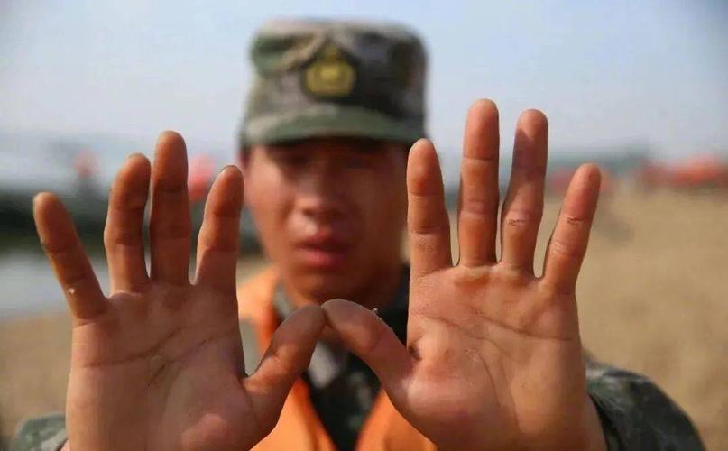 抗洪战士你们辛苦了
