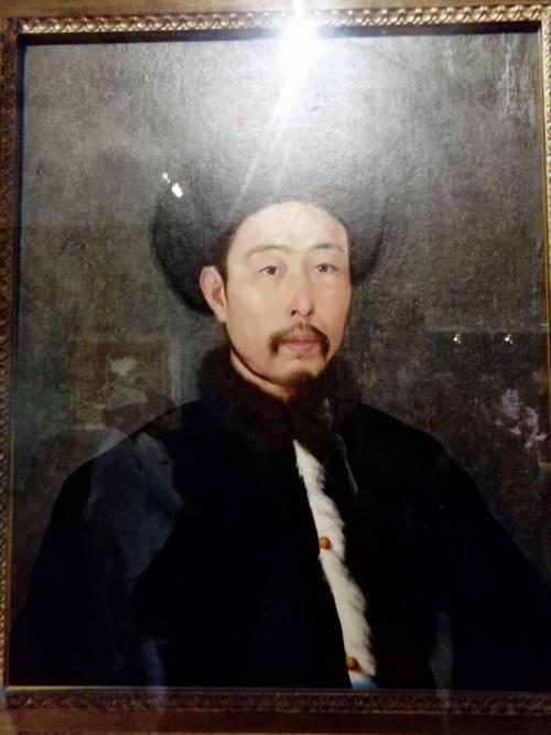 镇馆之宝――乾隆皇帝的半身冬装像