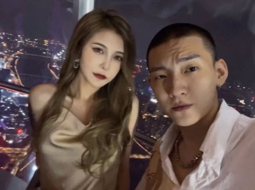 何婧婧新腾恋情 何婧婧身高资料