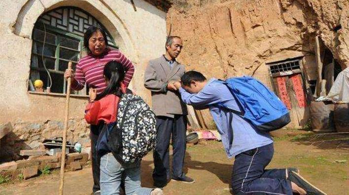 而寒门贵子黄博士的成功,很大程度上是时代的红利.