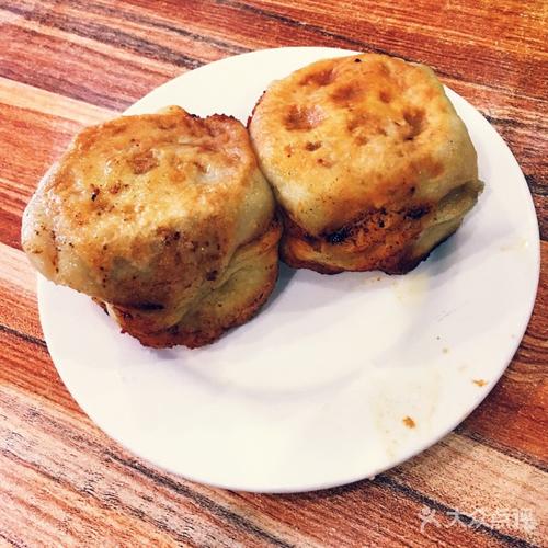 宝瑞门钉肉饼店