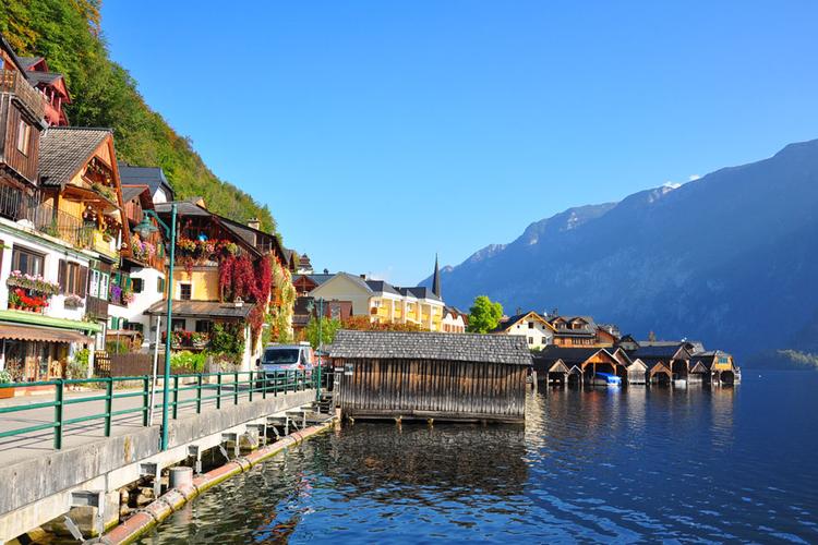 奥地利最古老湖畔小镇 盐矿宝地精彩无限