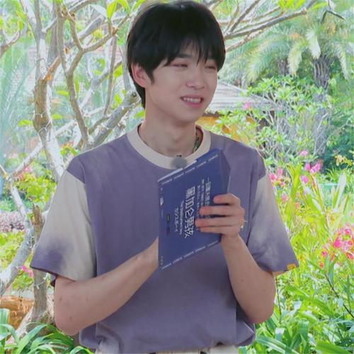 创造营2021张嘉元图片,唯美图片2021新图片 创造营2021张嘉元同款紫色t恤短袖纯棉套头简约宽松百搭男女款潮【1月